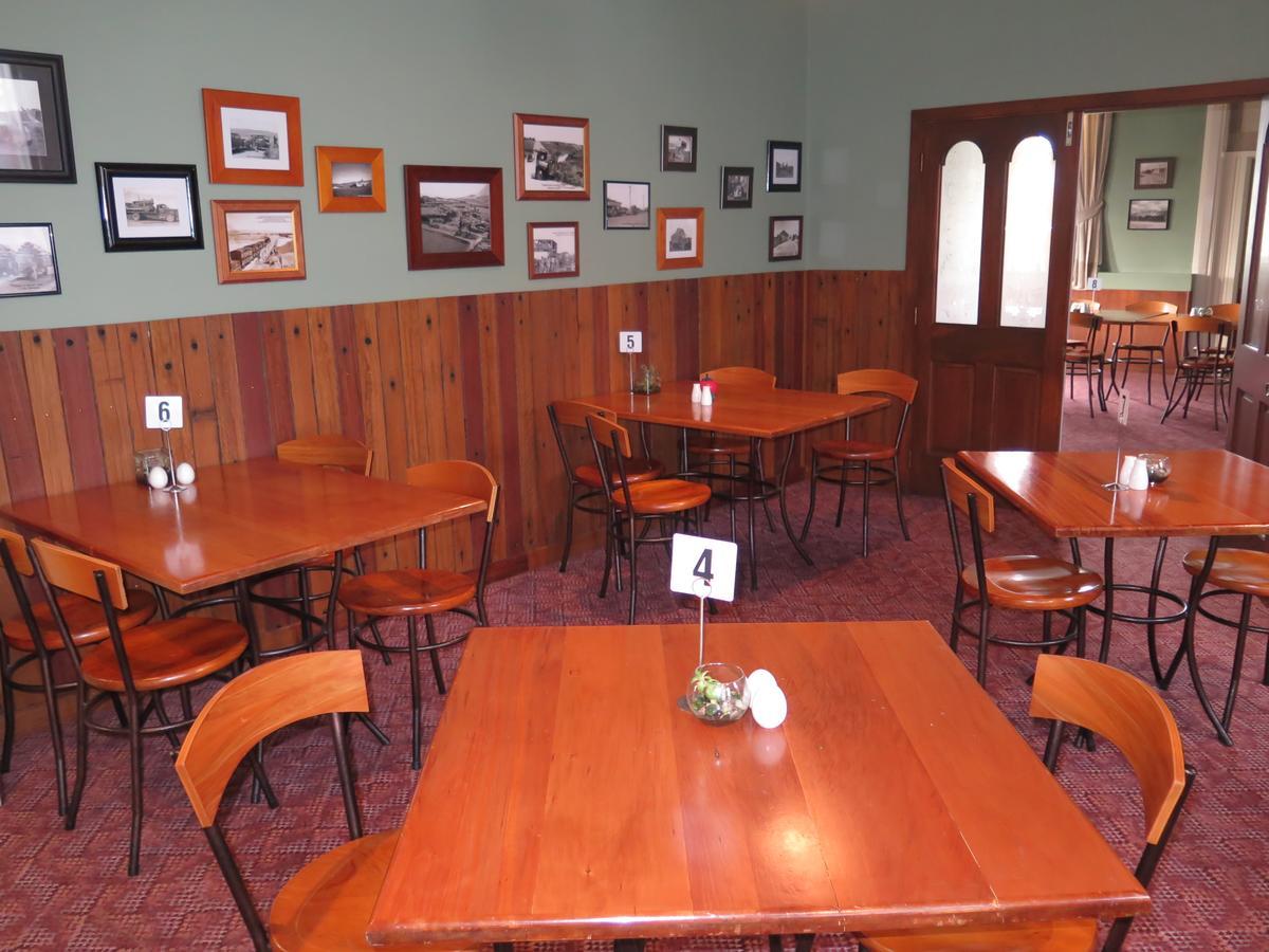 Mossburn Railway Hotel Buitenkant foto