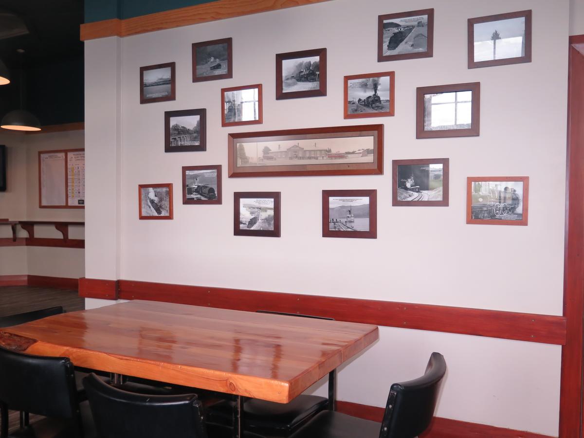 Mossburn Railway Hotel Buitenkant foto