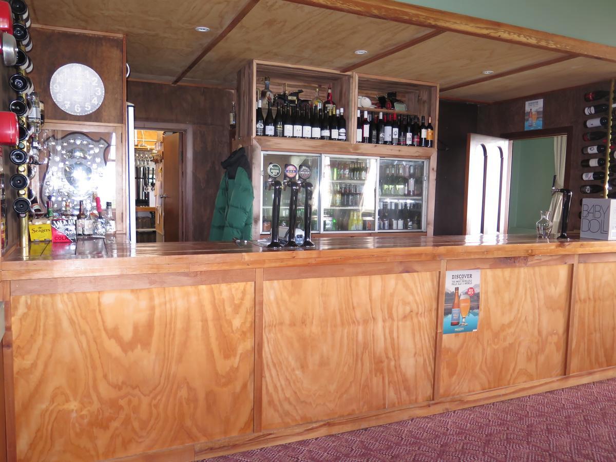 Mossburn Railway Hotel Buitenkant foto